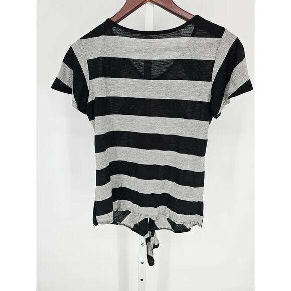 ANA A New Approach Womens Sz PM Petite short Sleeve Chevron Top Black White - Picture 3 of 3